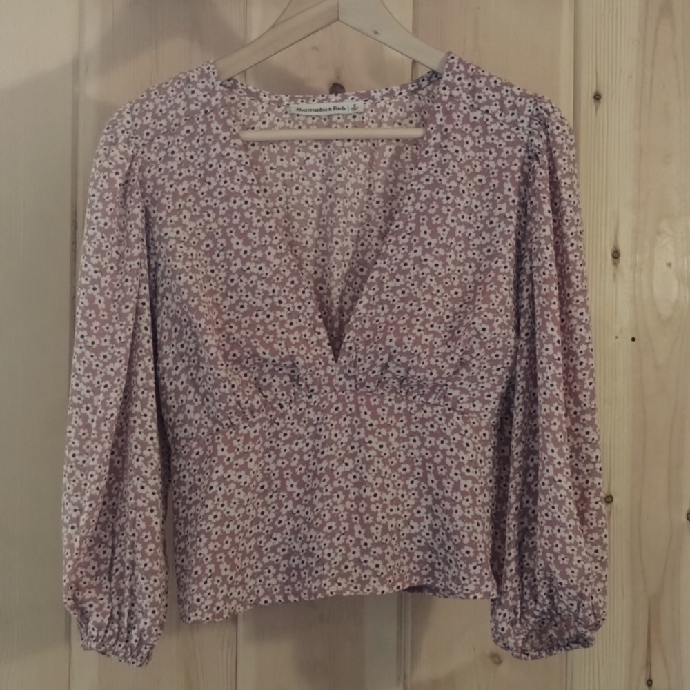 Abercrombie & Fitch top semi wide sleeve/ v neck - Picture 1 of 8